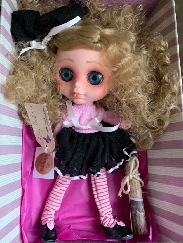 Berjuan кукла-эльф BIGGERS девочка блондинка с пышными волосами