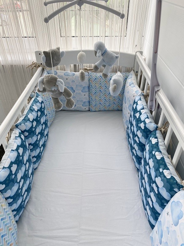    LoveBabyToys Комплект в детскую кроватку с подушечками